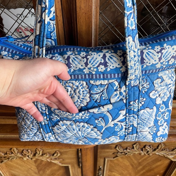 Quilted blue Vera Bradley Bag - Picture 2 of 15